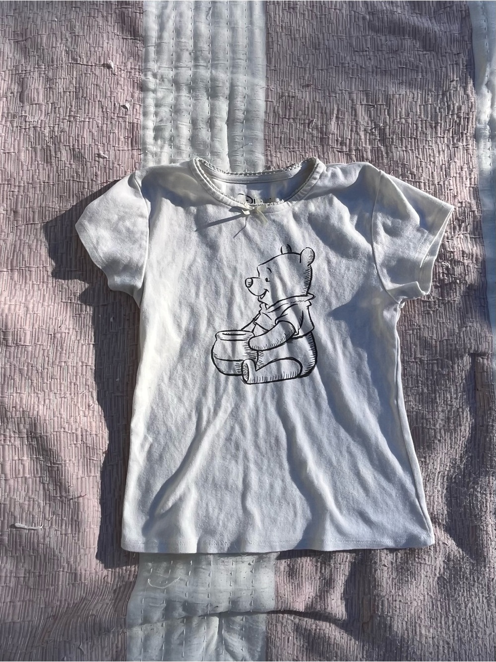 Walt Disney Winnie the Poo design White lace bow Baby tee Size XS
